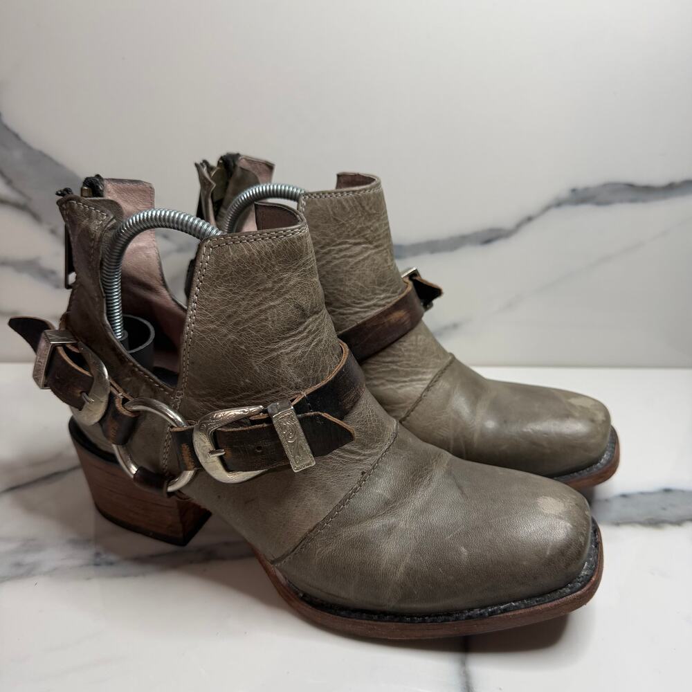 Freebird Gray Distressed Leather Truce Boots Sz 8 Western Boho Festival Rodeo
